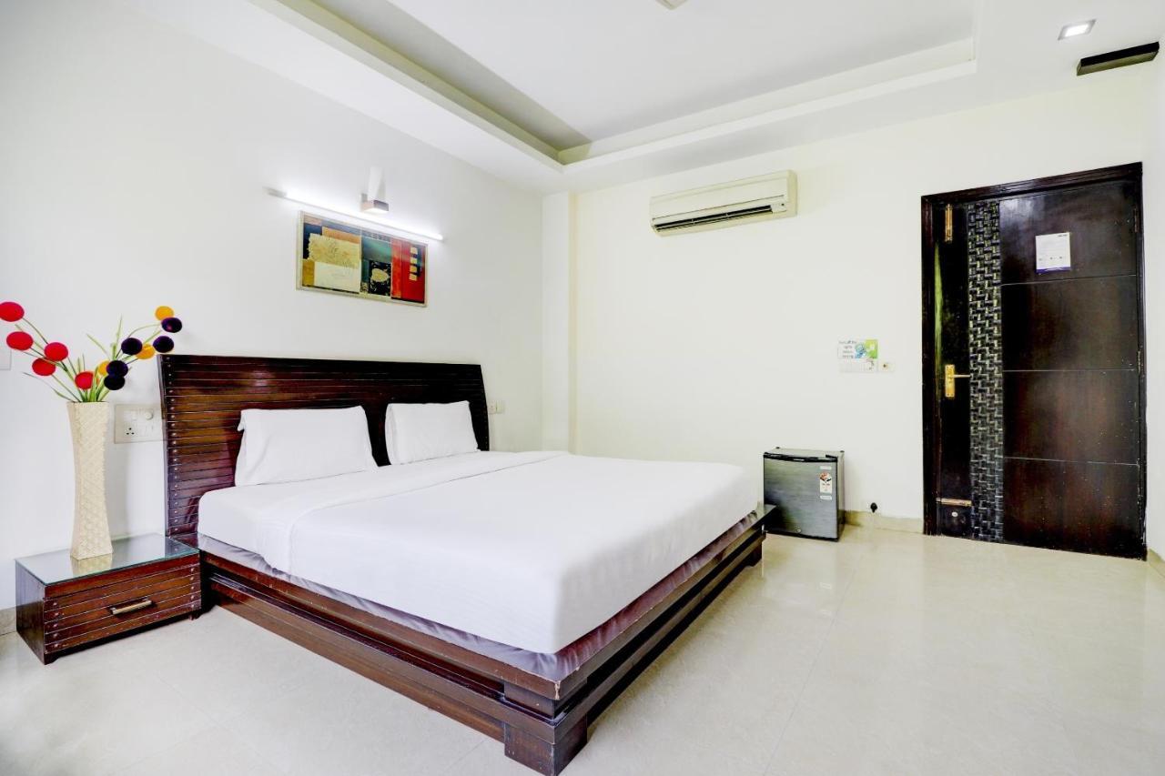 Отель Dreamz Hospitality Гургаон Экстерьер фото