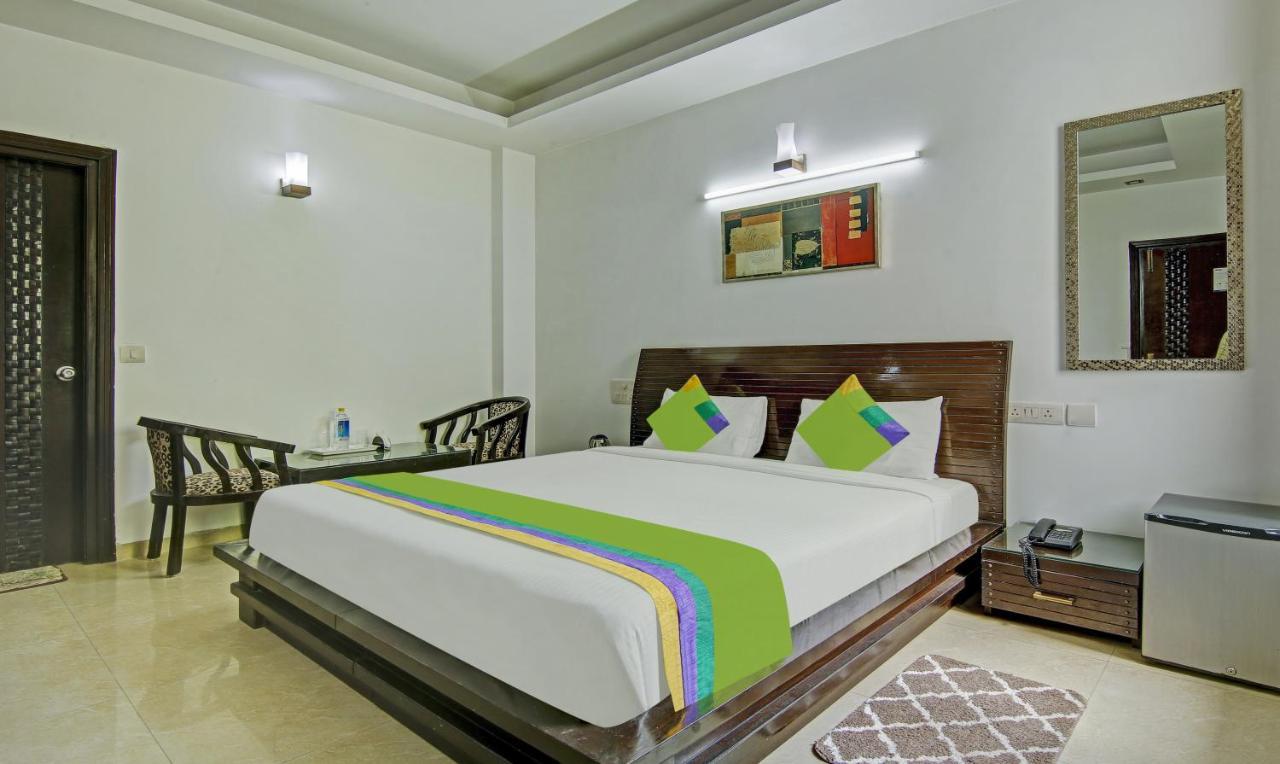 Отель Dreamz Hospitality Гургаон Экстерьер фото